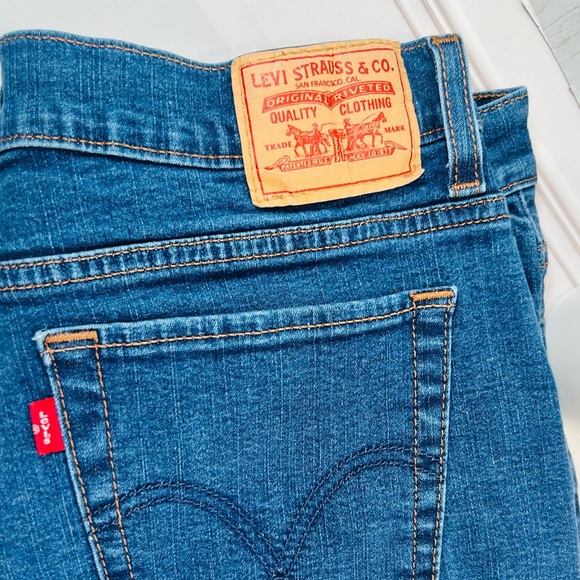 Vintage Levis 512 Perfectly Slimming Wide leg Womens Blue Denim Jeans size 14 - Picture 8 of 11